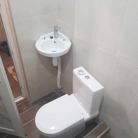 Solo Budget Apartment Тбилиси Экстерьер фото