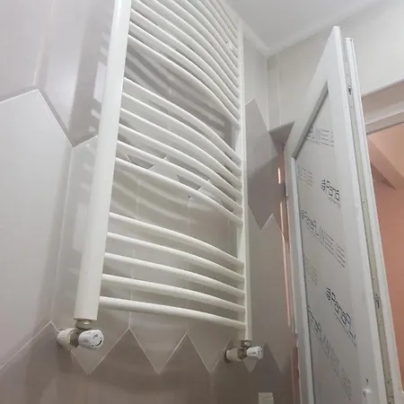 Solo Budget Apartment Тбилиси Экстерьер фото